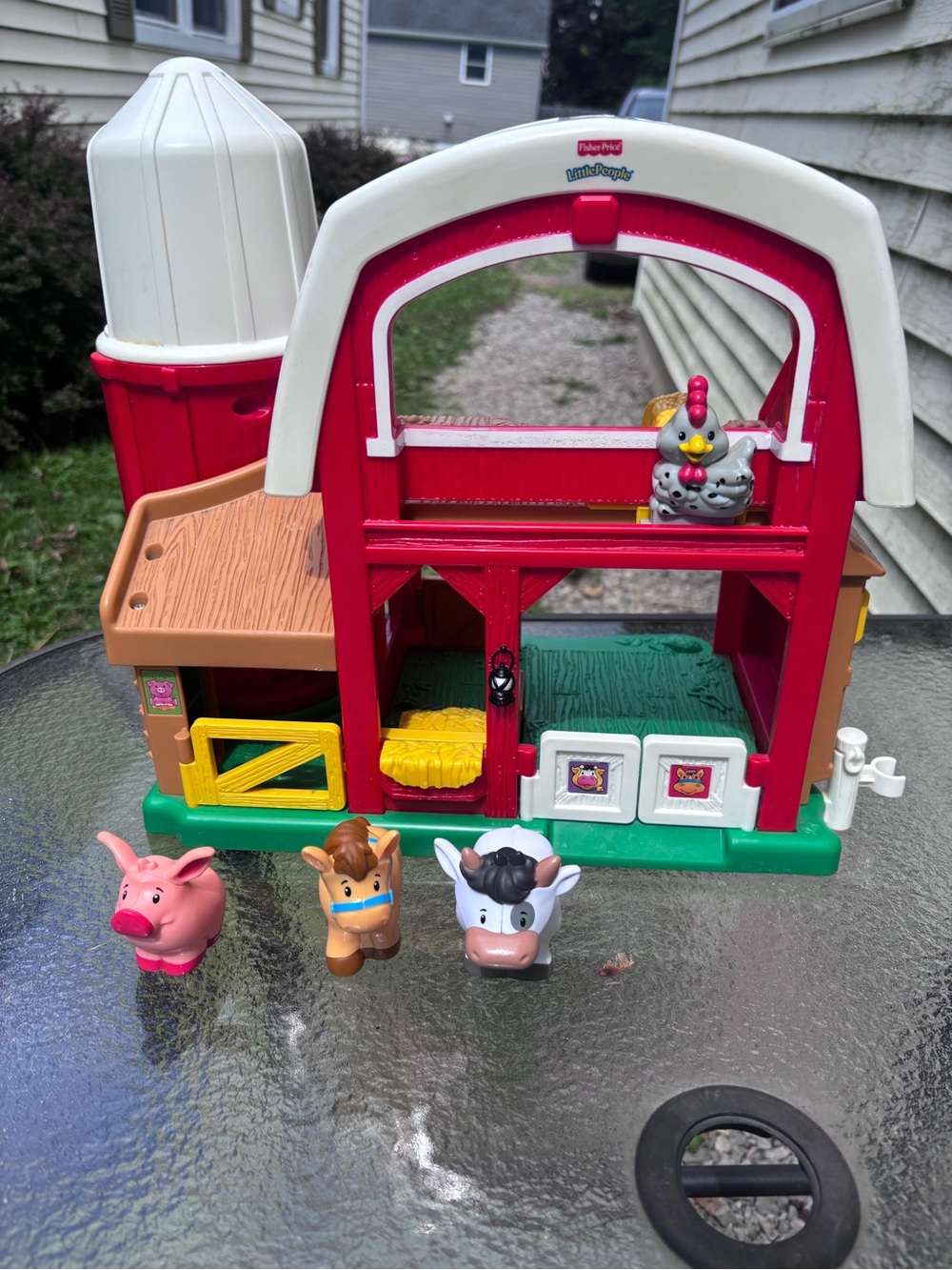 Fisher-Price Little People Red, White, Green & Yellow Barn with Animal Figures